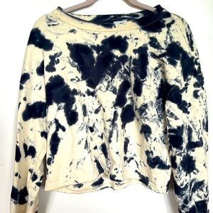 Tie-Dye Long Sleeve Crop Top